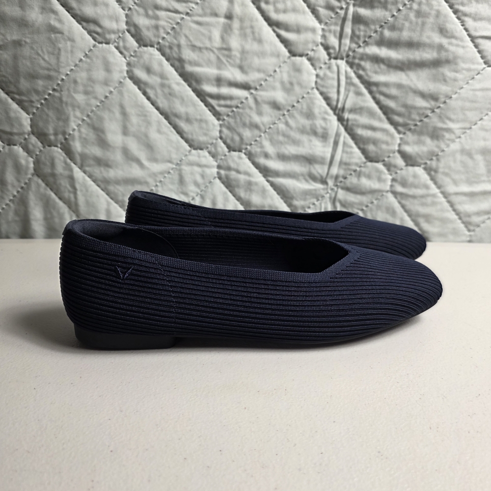 Vivaia Margot 2.0 Square Toe V-Cut Women's
Size 9.5
Ballet Flats Blue - Picture 2 of 8